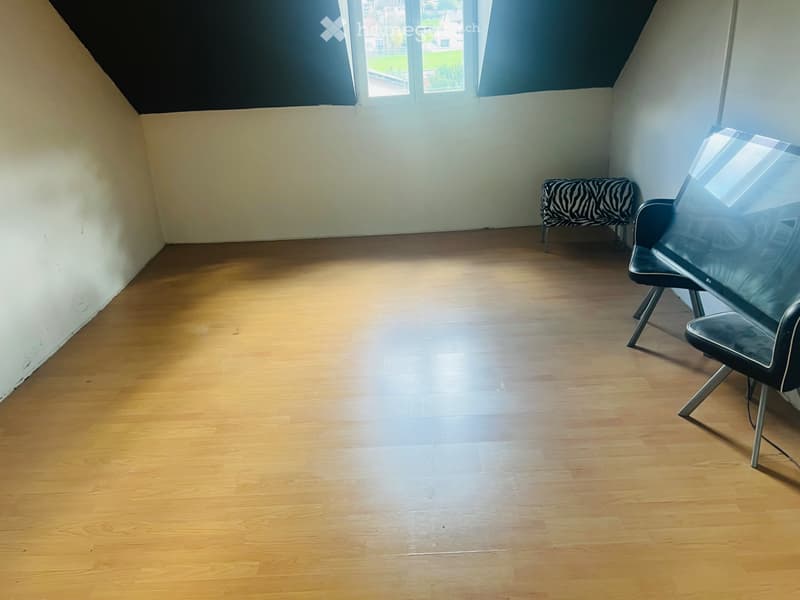 Grosses Haus mit 3 Etagen zu vermieten (3)