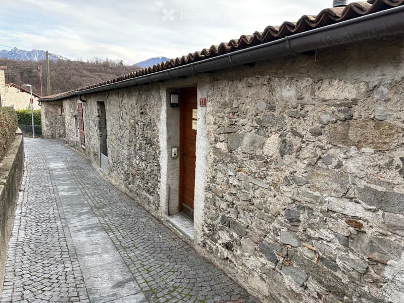 rustici da riattare nel nucleo a Taverne (3)