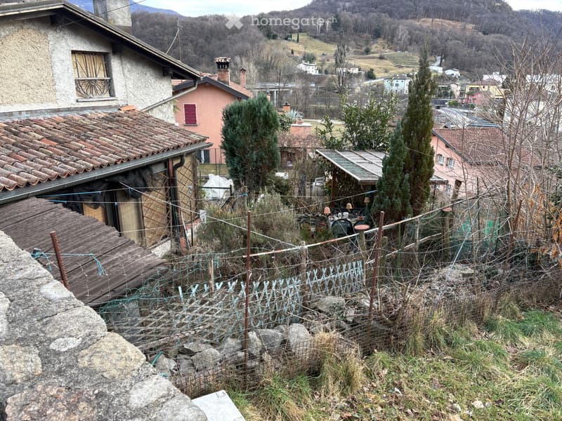 rustici da riattare nel nucleo a Taverne (2)