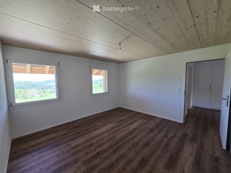 Erstvermietung: 2.5 Zimmerwohnung mit Aussicht (2)