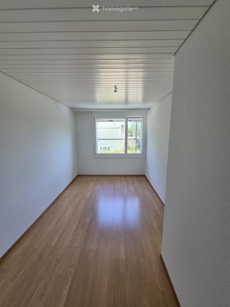 4,5 Zimmerwohnung in Uttigen zu vermieten (2)