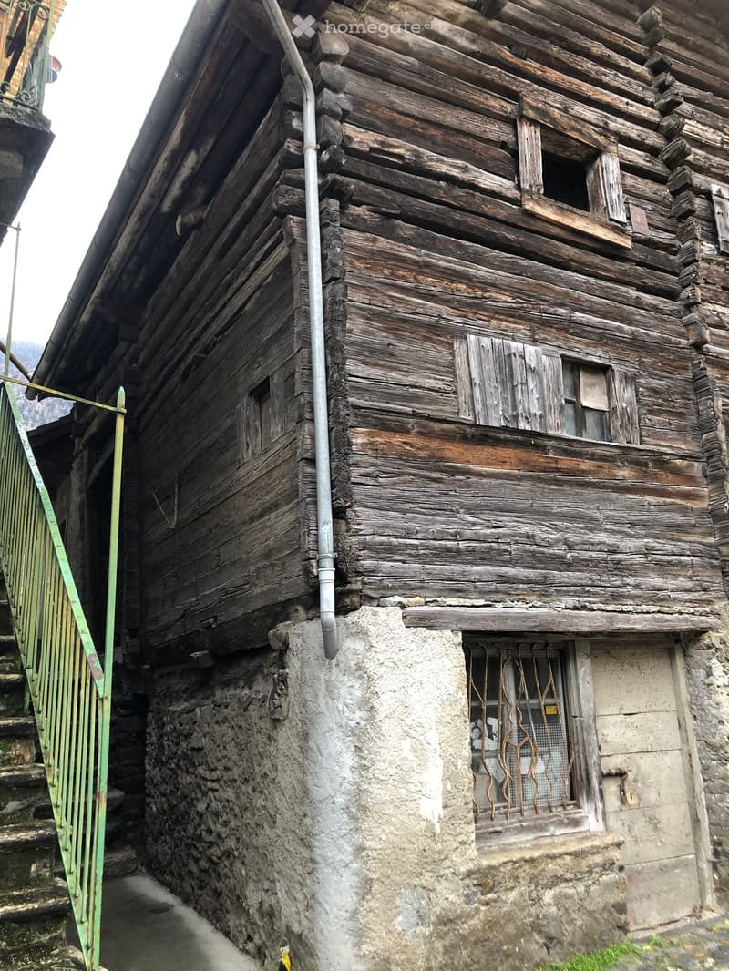 Vendiamo vecchia casa da ristrutturare (2)