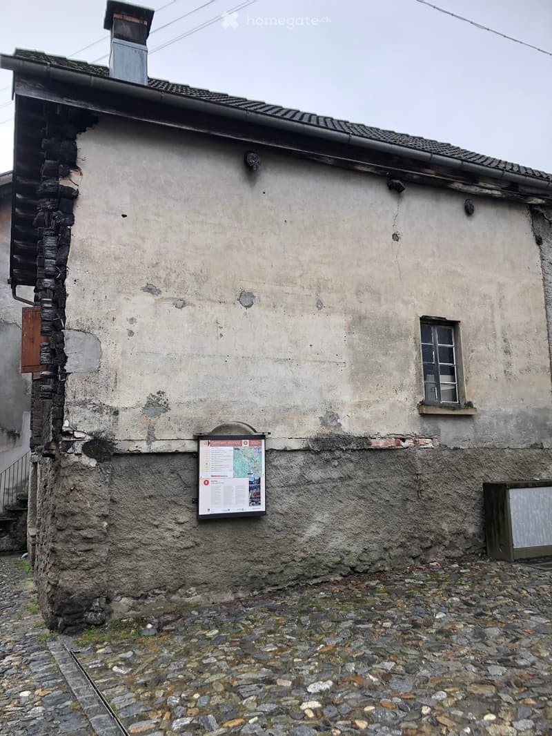 Vendiamo vecchia casa da ristrutturare (3)
