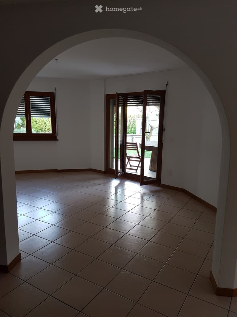 Rivera - affittiamo appartamento 3.5 locali al pt. (2)