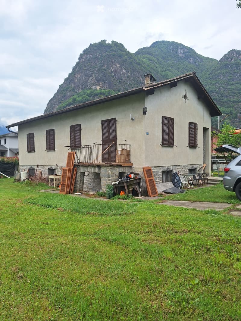Affittasi Casa con grande giardino a Biasca (1)
