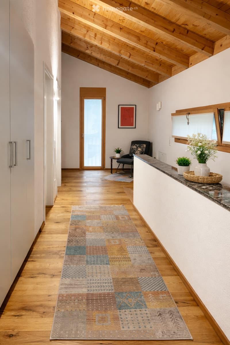 Vendesi grande casa con giardino in zona soleggiata (4)