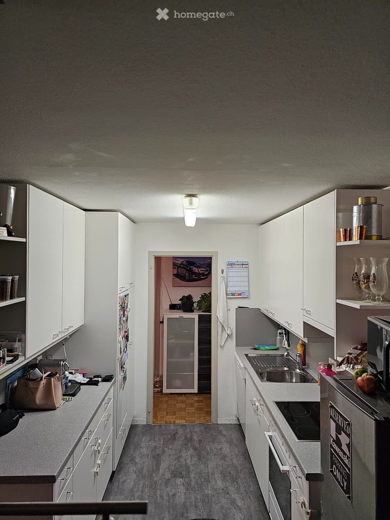 Schöne, ruhige 4,5 Zimmerwohnung mit Balkon (2)