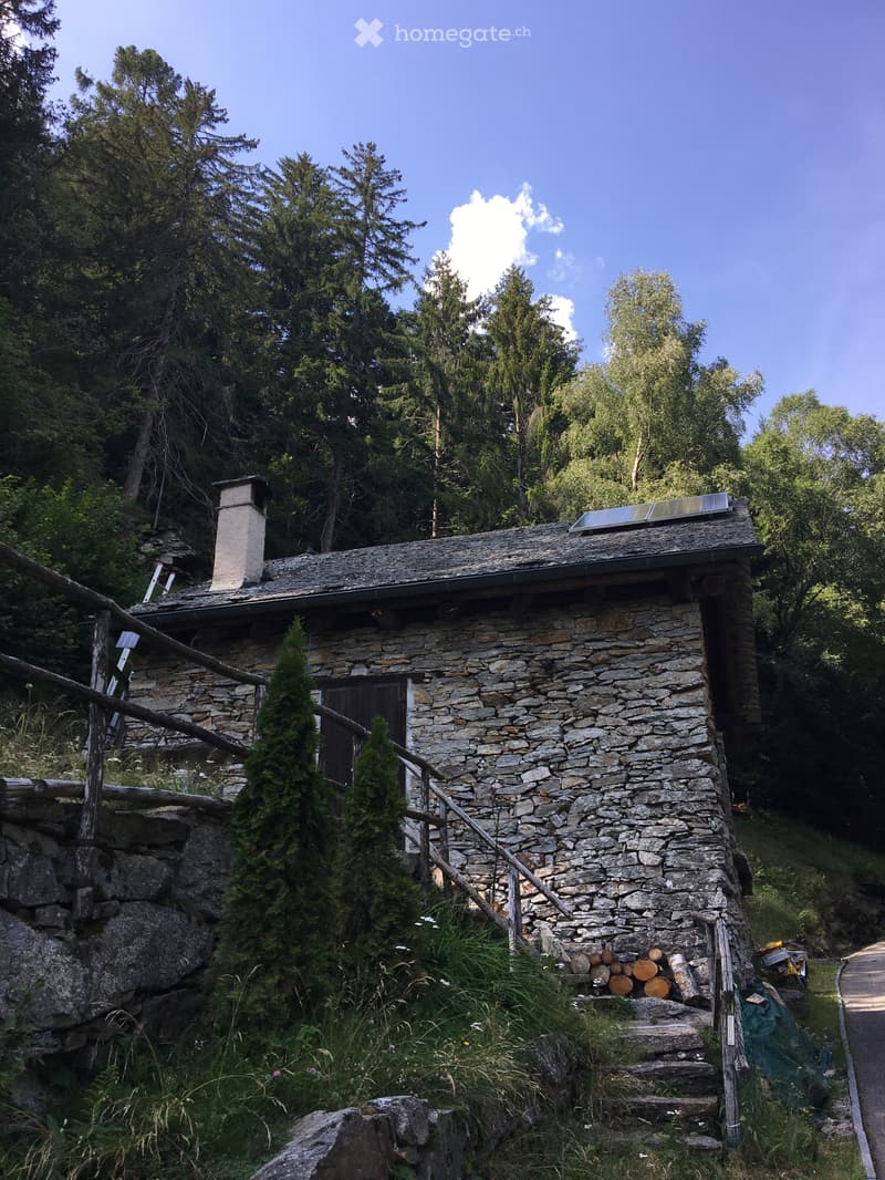 Rustico in valle di Blenio 1200m (2)