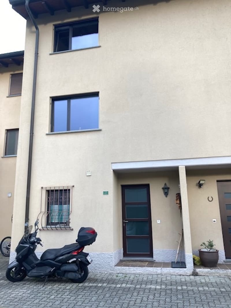 Vendesi casa gemella a Origlio (2)