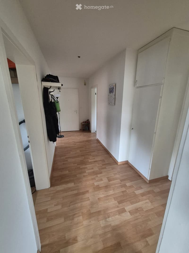 Schöne helle 4 Zimmer Wohnung 1.OG Links (5)