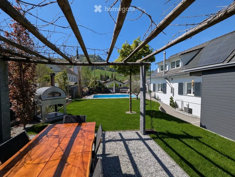 Freistehendes 6½ EFH mit Pool & nachhaltiger Technik (2)