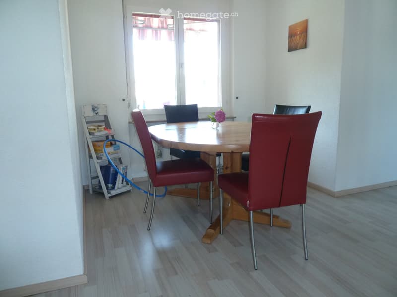Tolles Zimmer mit Balkon in einer geräumigen 3,5 Zi-Wohnung (3)
