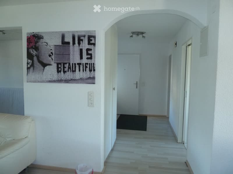 Tolles Zimmer mit Balkon in einer geräumigen 3,5 Zi-Wohnung (5)