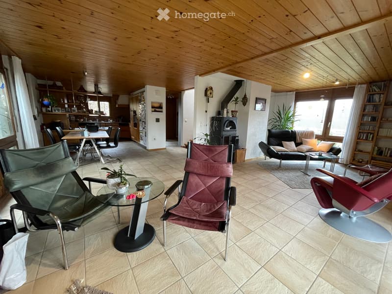 6.5 Zimmer Einfamilienhaus mit Umschwung zu vermieten (2)