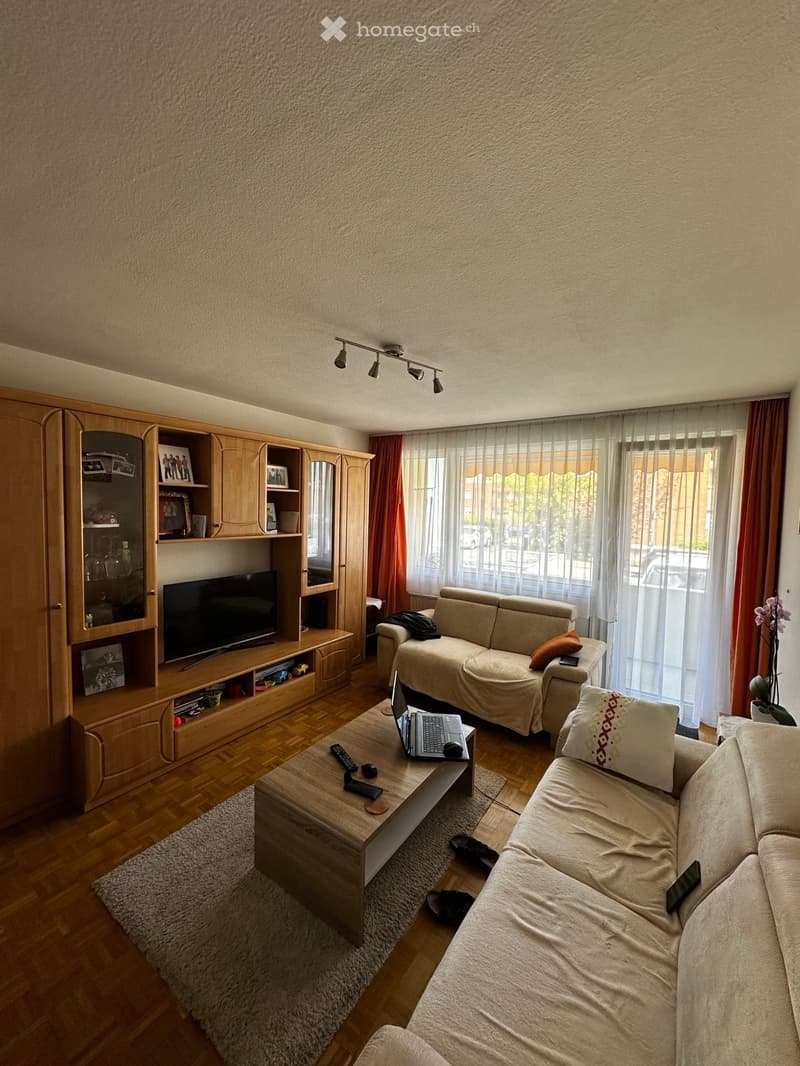 4 Zimmer Wohnung im Herzen Reinachs (3)