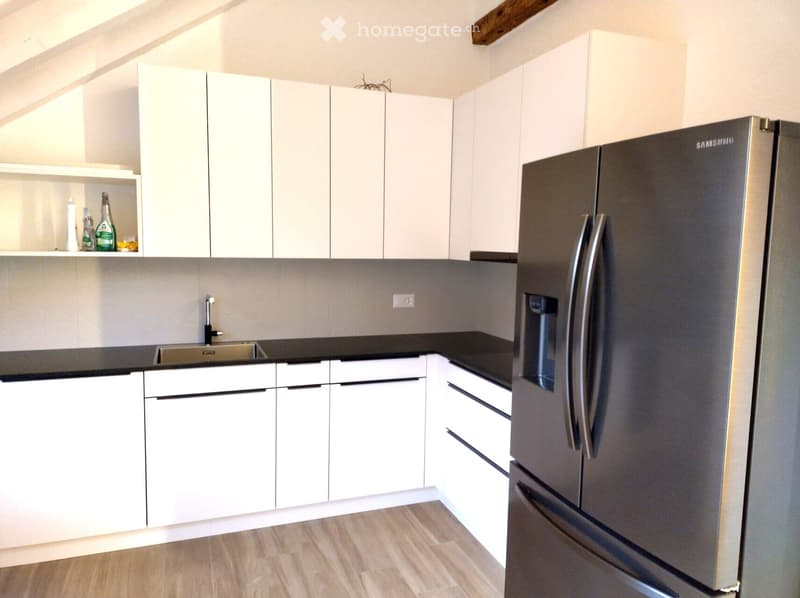 Frisch sarnierte 3.5-Zi-Wohnung mit Balkon (3)