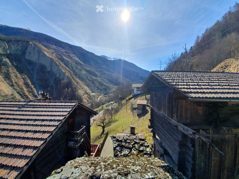 4 Z`Altbauwohnung (DG) im Wallis mit Sanierungspotential (3)
