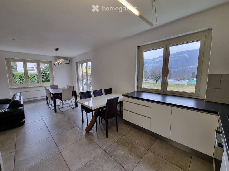 Villa, composta da 3ppp, 12 locali, garage e accessori (12)