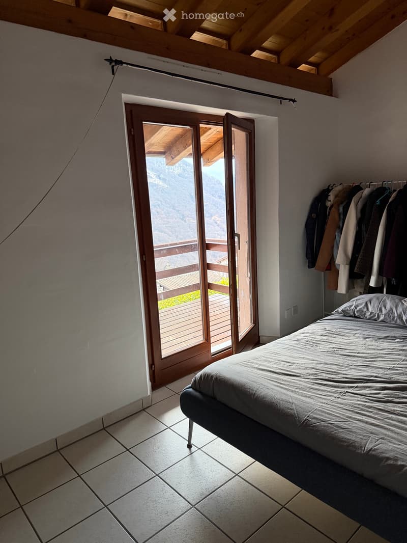 Ampia casa 5.5 locali con giardino privato e posteggi (2)