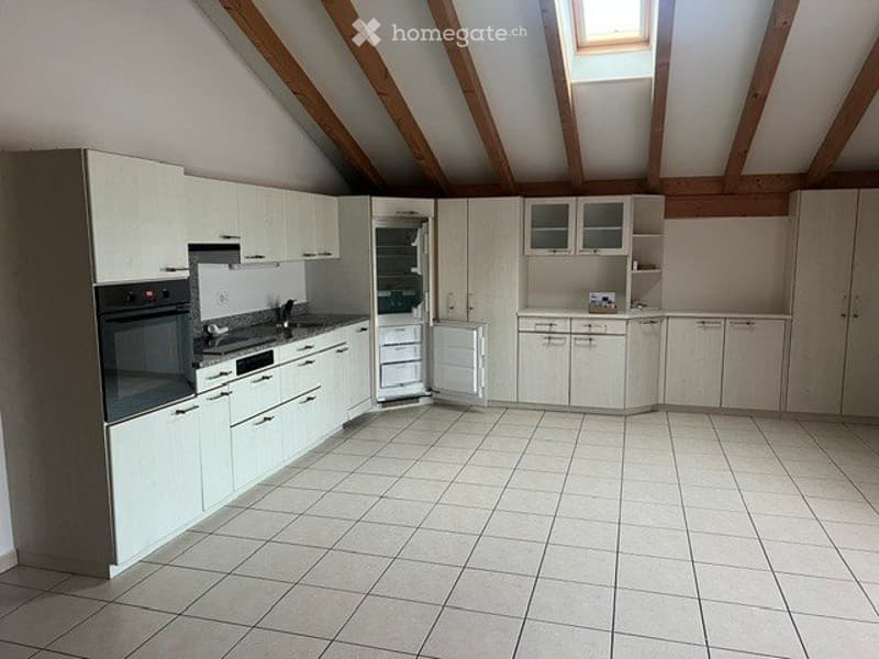 LOSONE CASA UNIFAMILIARE CON GIARDINO, CAMINO E 4 POSTEGGI (2)
