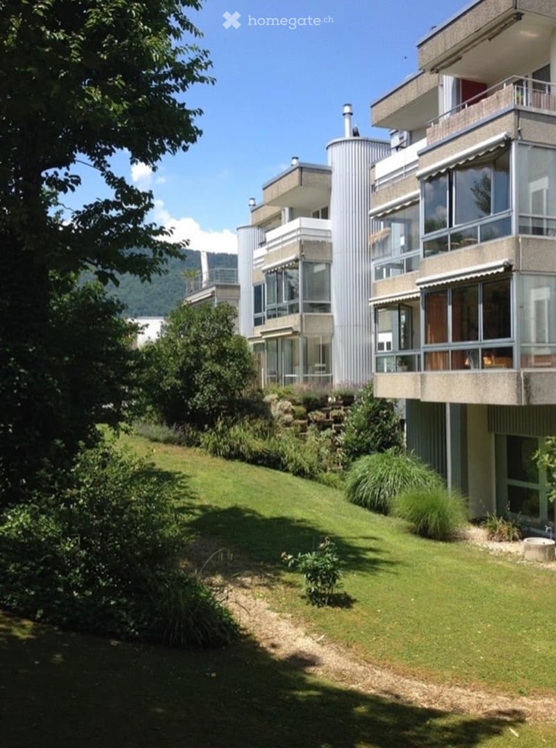 Luxuriöse 3.5-Zimmerwohnung an ruhiger Lage in Ipsach (4)
