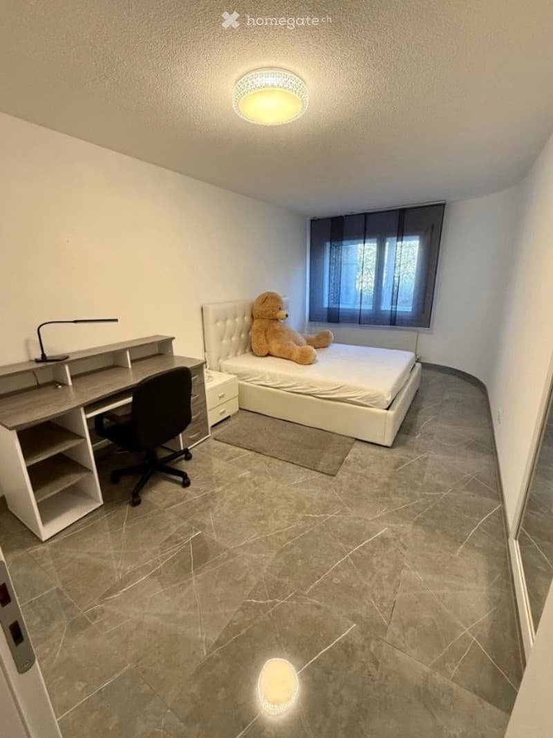 Luxuriöse 3.5-Zimmerwohnung an ruhiger Lage in Ipsach (7)