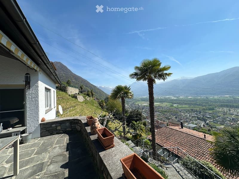 Einfamilienhaus/Ferienhaus sonnig gelegen mit Top-Aussicht. (2)