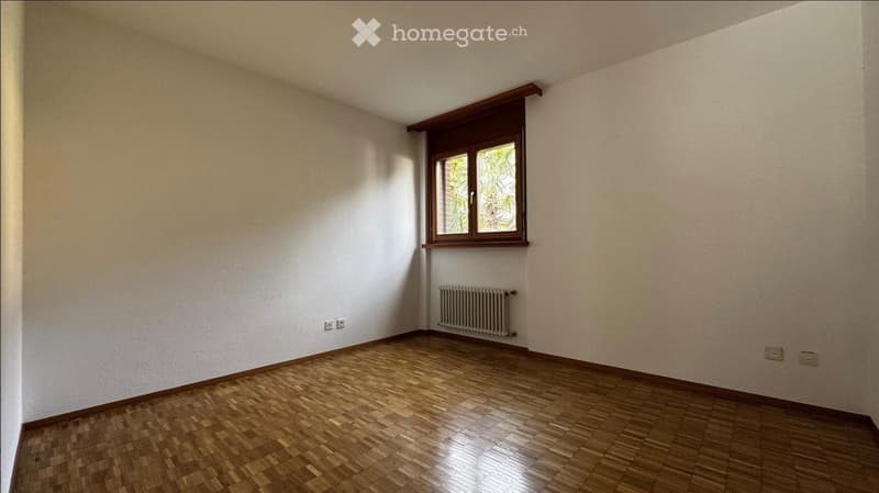 SEMENTINA - VENDESI AMPIO 4.5 LOC. CON 4 POSTEGGI INCLUSI (5)