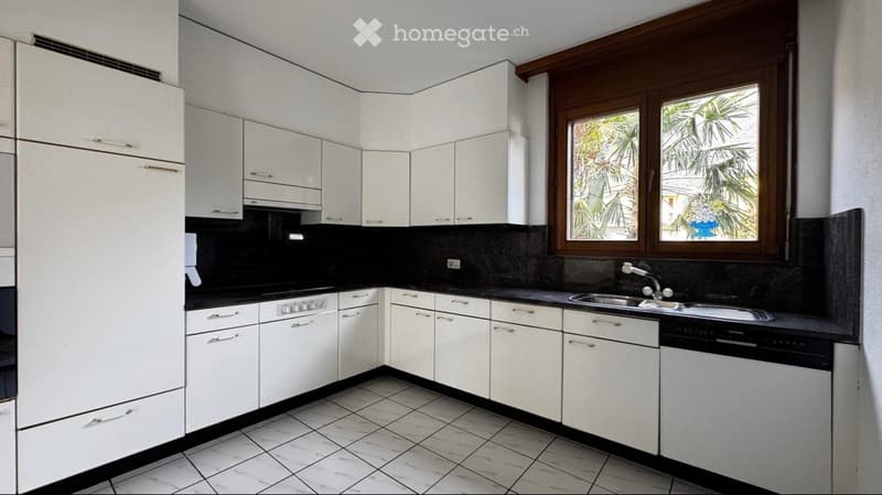 SEMENTINA - VENDESI AMPIO 4.5 LOC. CON 4 POSTEGGI INCLUSI (4)