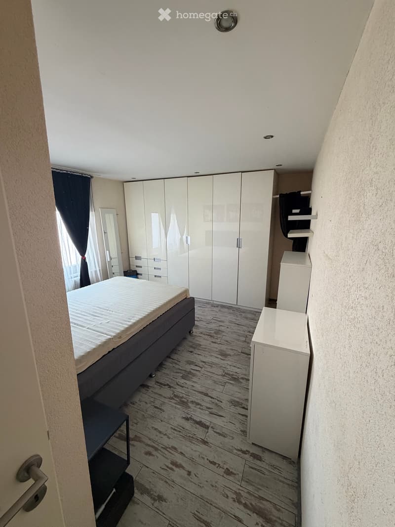Möbelierte 2.5 Zimmer Wohnung zu vermieten (3)