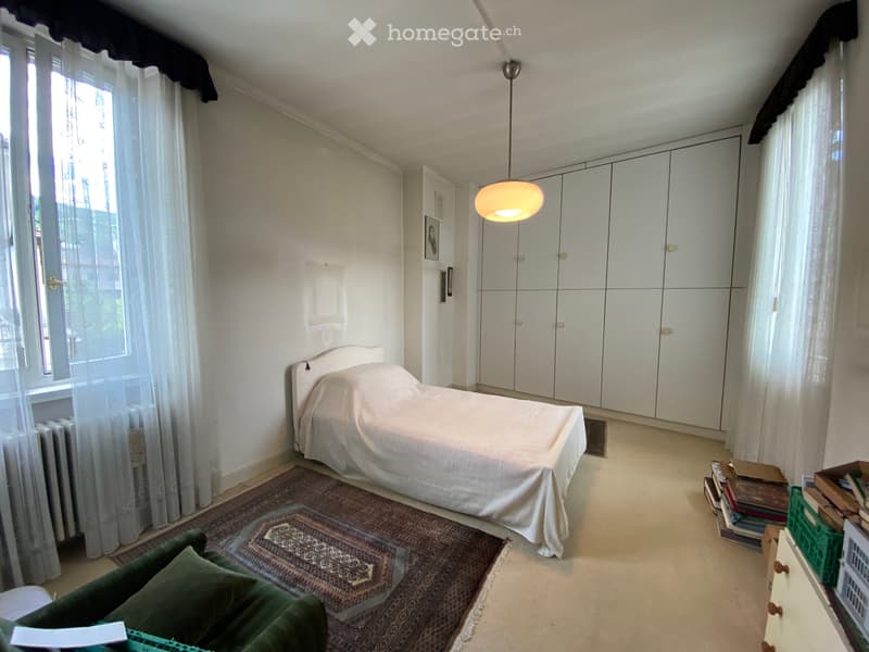 Elegante casa unifamiliare con parcheggi e giardino (5)