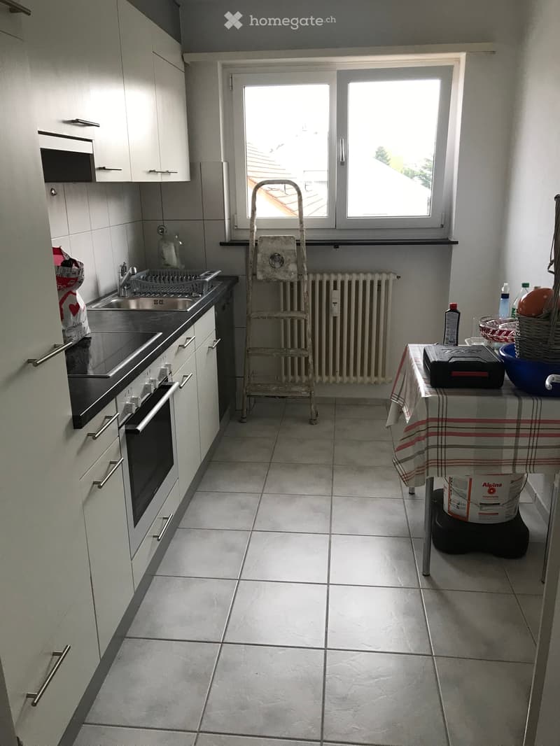 Praktische 3,5 Zimmer Wohnung mit Balkon und Garage (5)