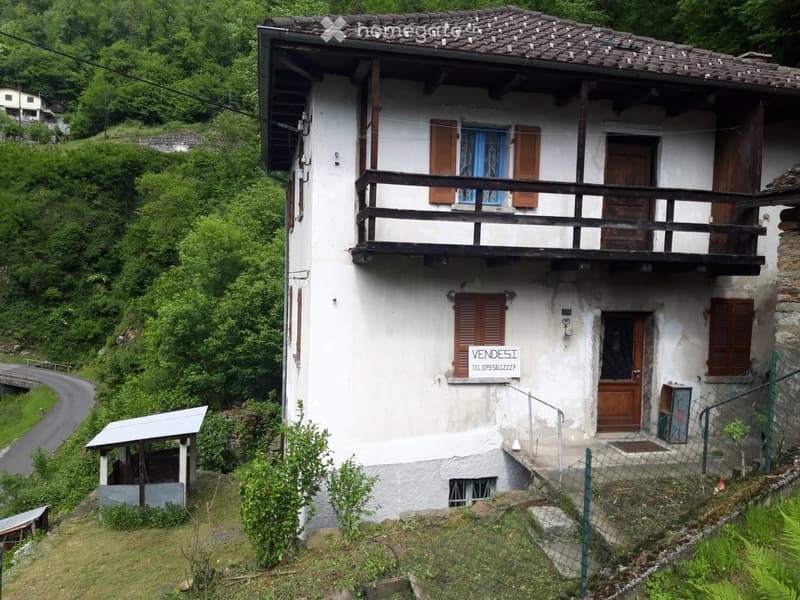 Casa con terreno annesso (5)