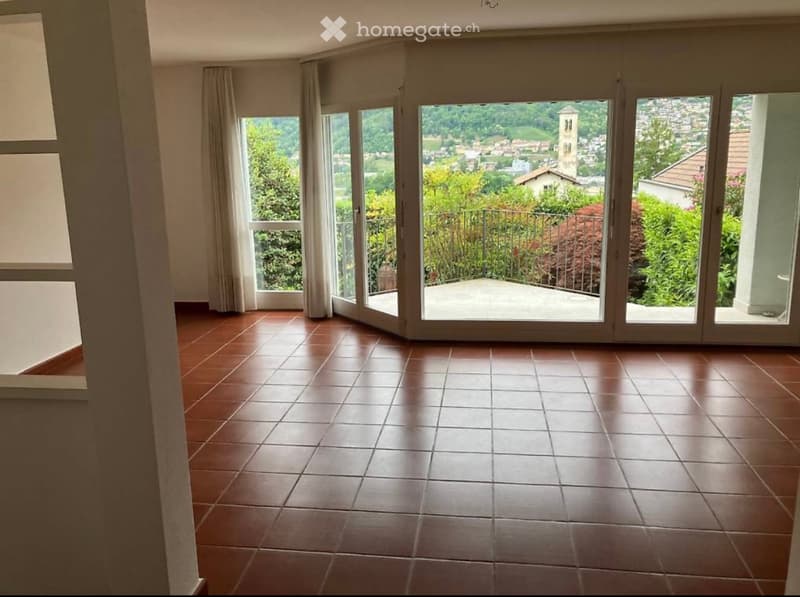 CADEMPINO - Casa con ampio giardino (4)