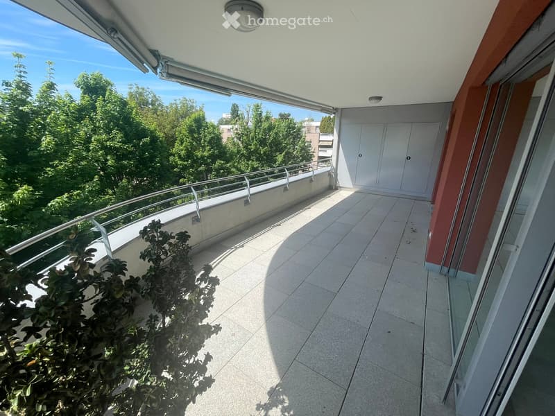 Helle 4.5-Zimmer-Wohnung mit Balkon in Allschwil (4)