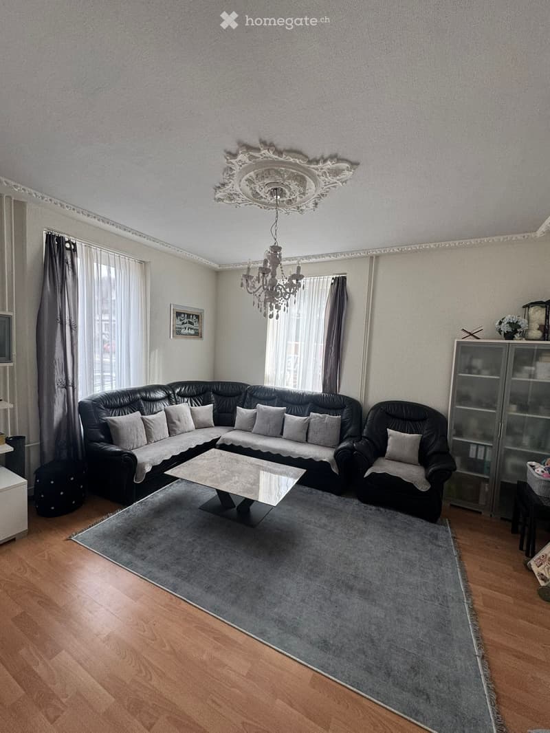 Moderne, grosszügige 3.5-Zimmer Altbauwohnung (3)