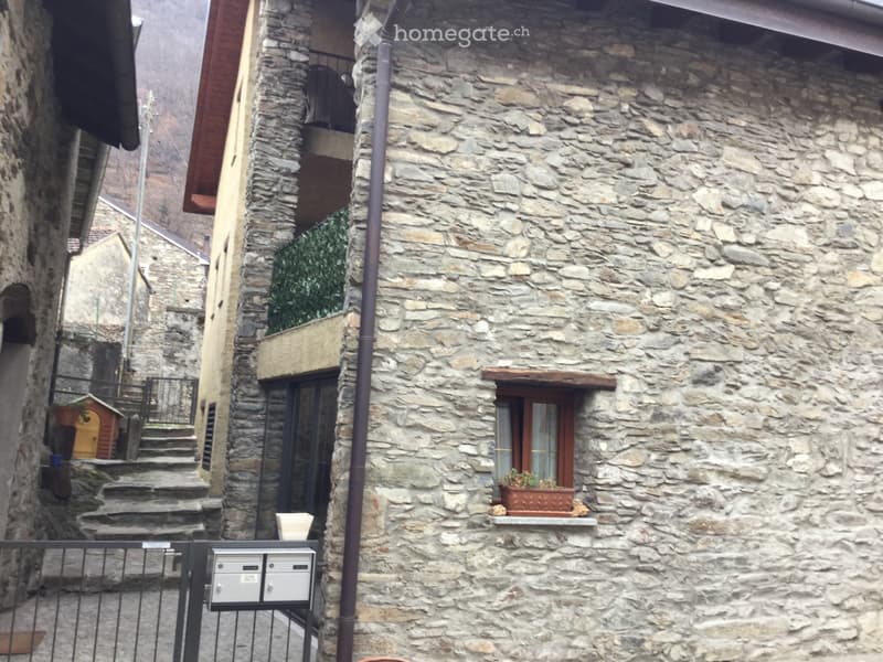 Vendesi a Mezzovico-Vira bella casa ristrutturata (1)