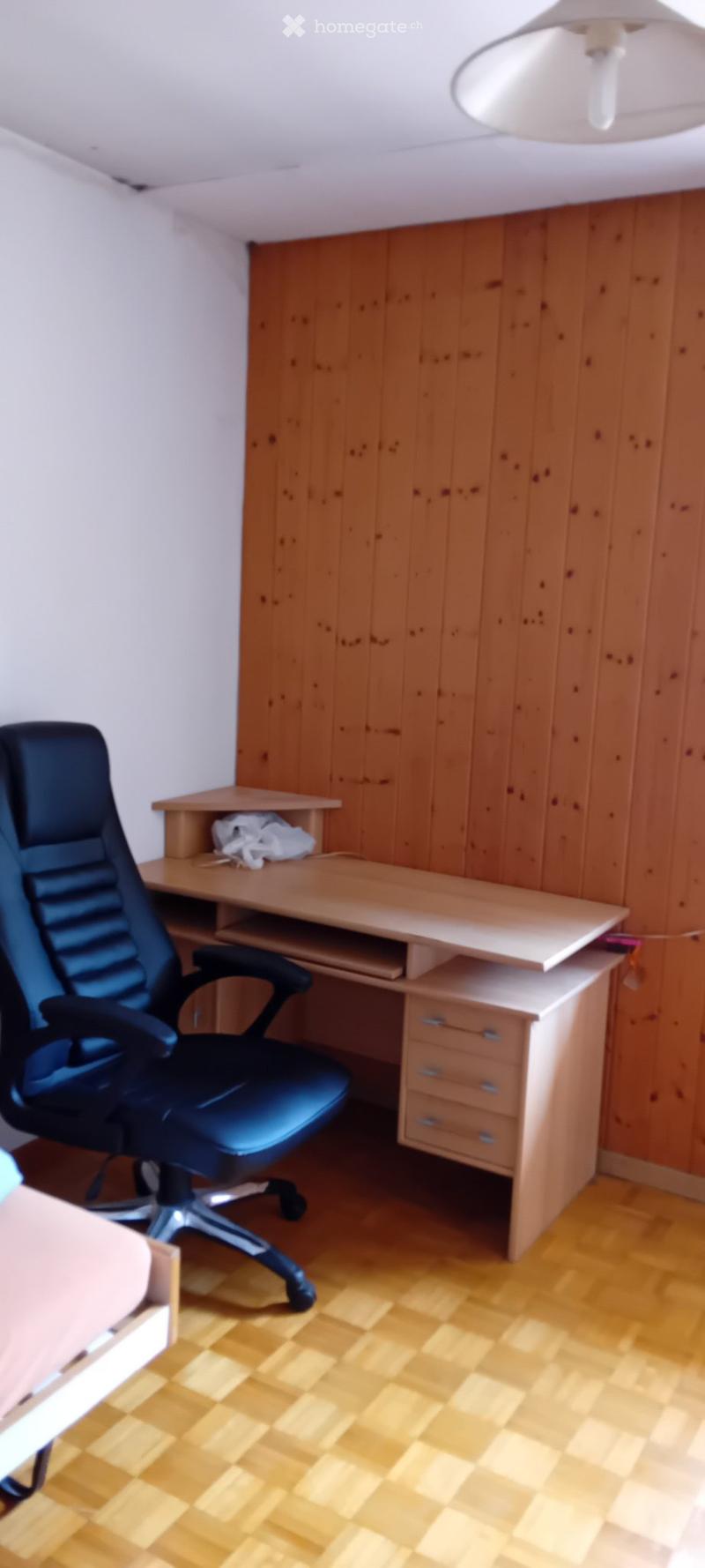Freies Zimmer (2)