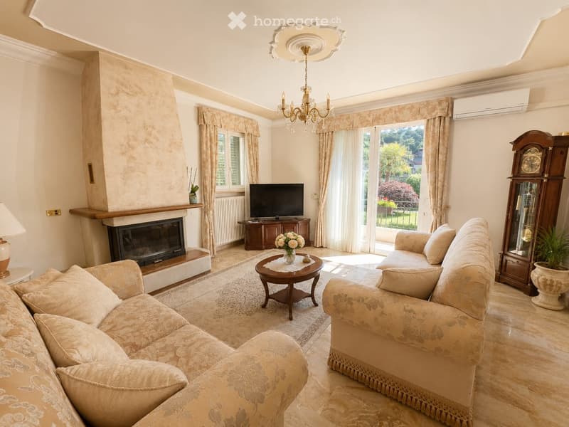 VENDESI VILLA DA 330 MQ CON GIARDINO PRIVATO DA 1550 MQ (3)