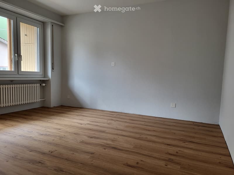 Schöne renovierte 4 Zimmer Wohnung in Naters zu vermieten (4)