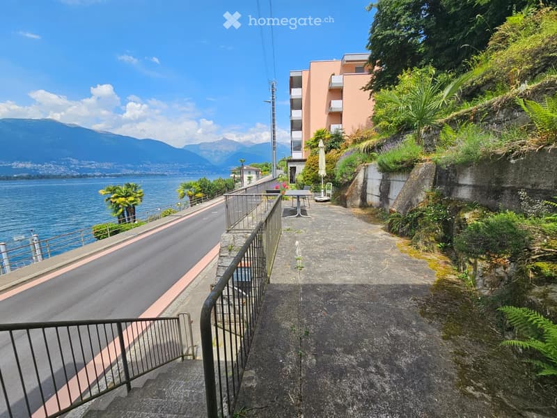 CASA CON STUPENDA VISTA LAGO - 615 m2 di terreno complessivo (3)