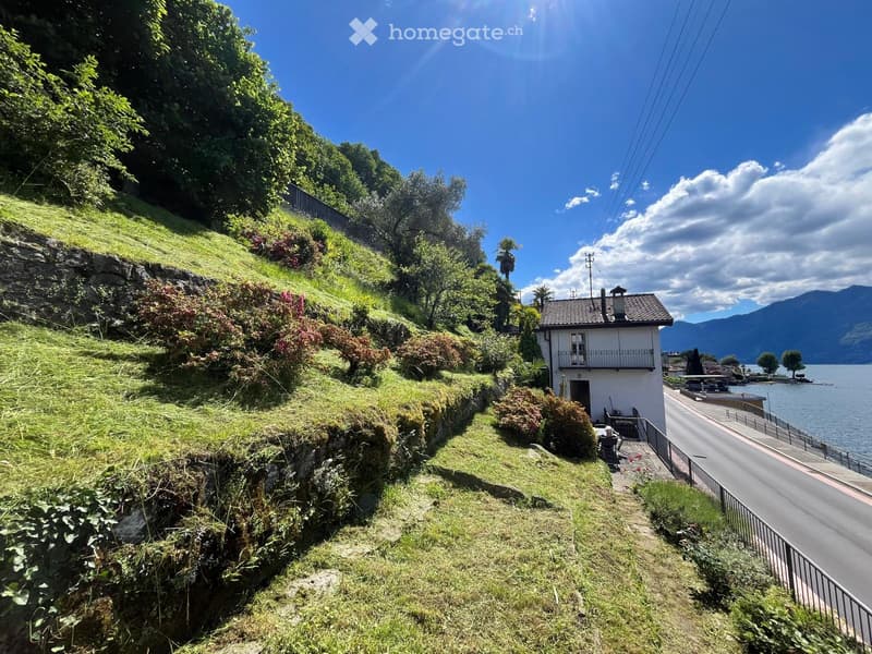 CASA CON STUPENDA VISTA LAGO - 615 m2 di terreno complessivo (4)