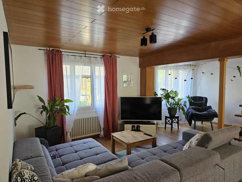 Großzügiges Einfamilienhaus mit Anbau und Platz für Ideen (2)