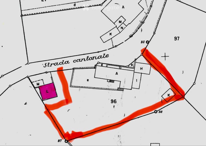 Opportunità unica: casa da ristrutturare con ampi spazi (4)