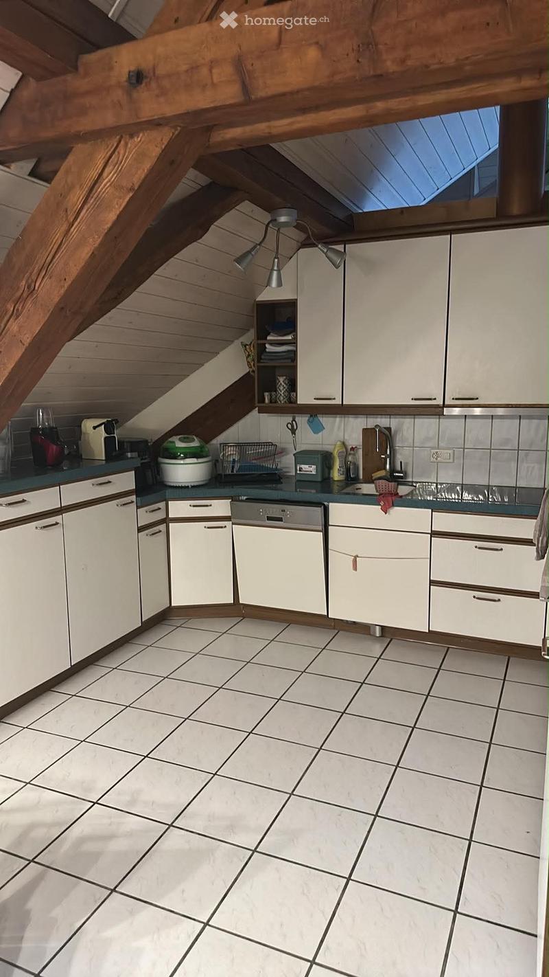 Nachmieter gesucht: Schöne 4.5-Zimmer-Dachwohnung (2)