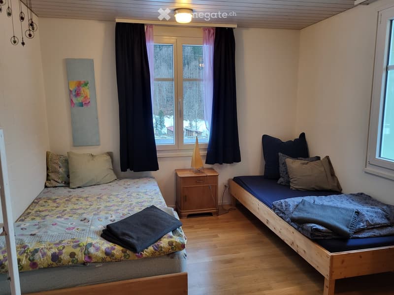 Möbliertes Zimmer an idyllischer Lage im Glarnerland (1)