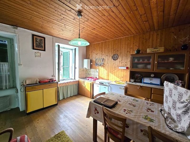 Einfamilienhaus zum renovieren mit Grundstück (3)