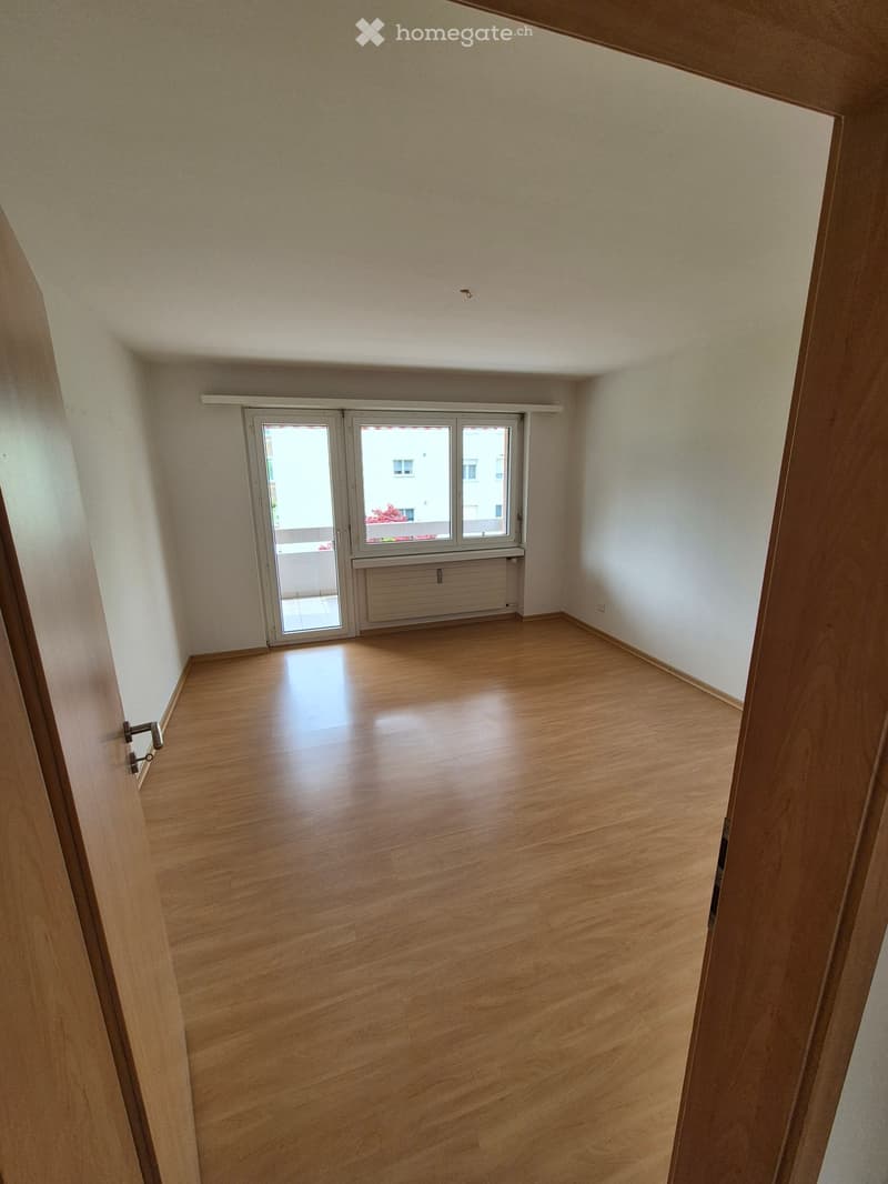 4.5 Zimmer /Wohnung (4)