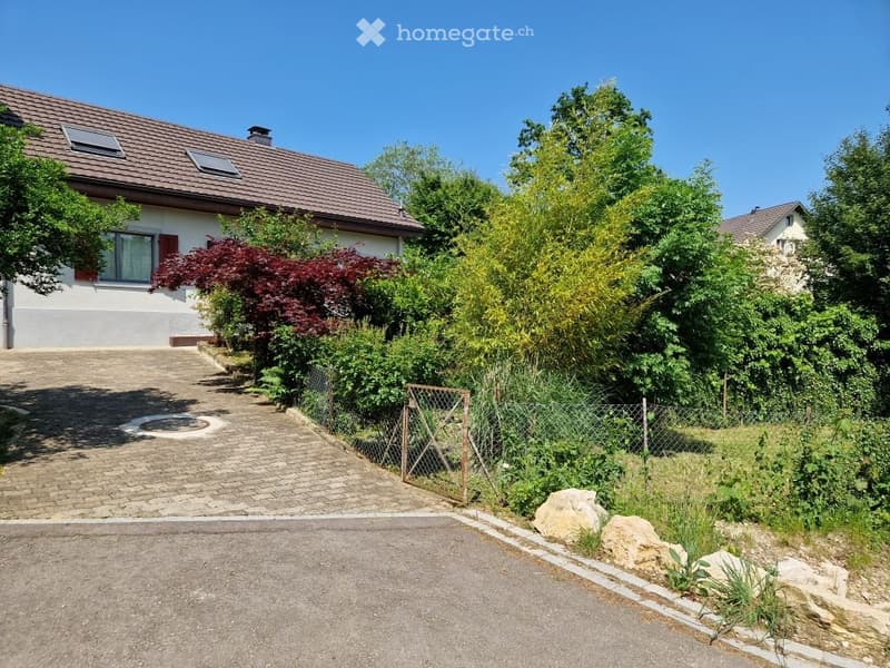 Charmantes Einfamilienhaus mit grossem Garten (4)