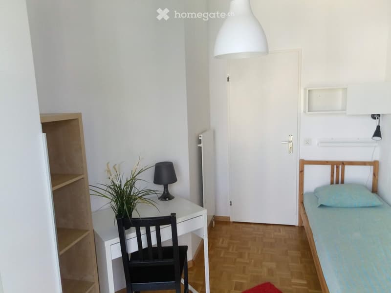 Möblierte WG-Zimmer mit Balkon ab sofort (2)